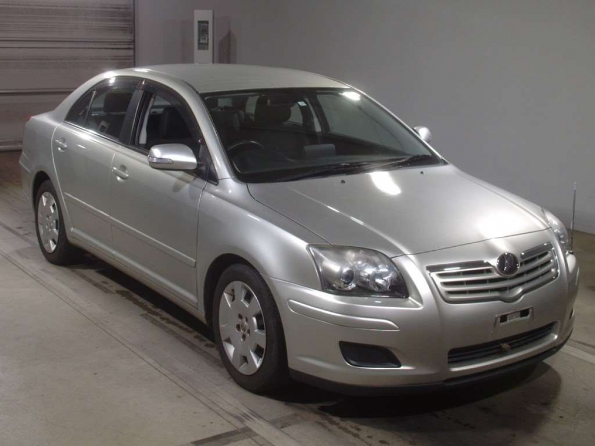 TOYOTA AVENSIS SEDAN