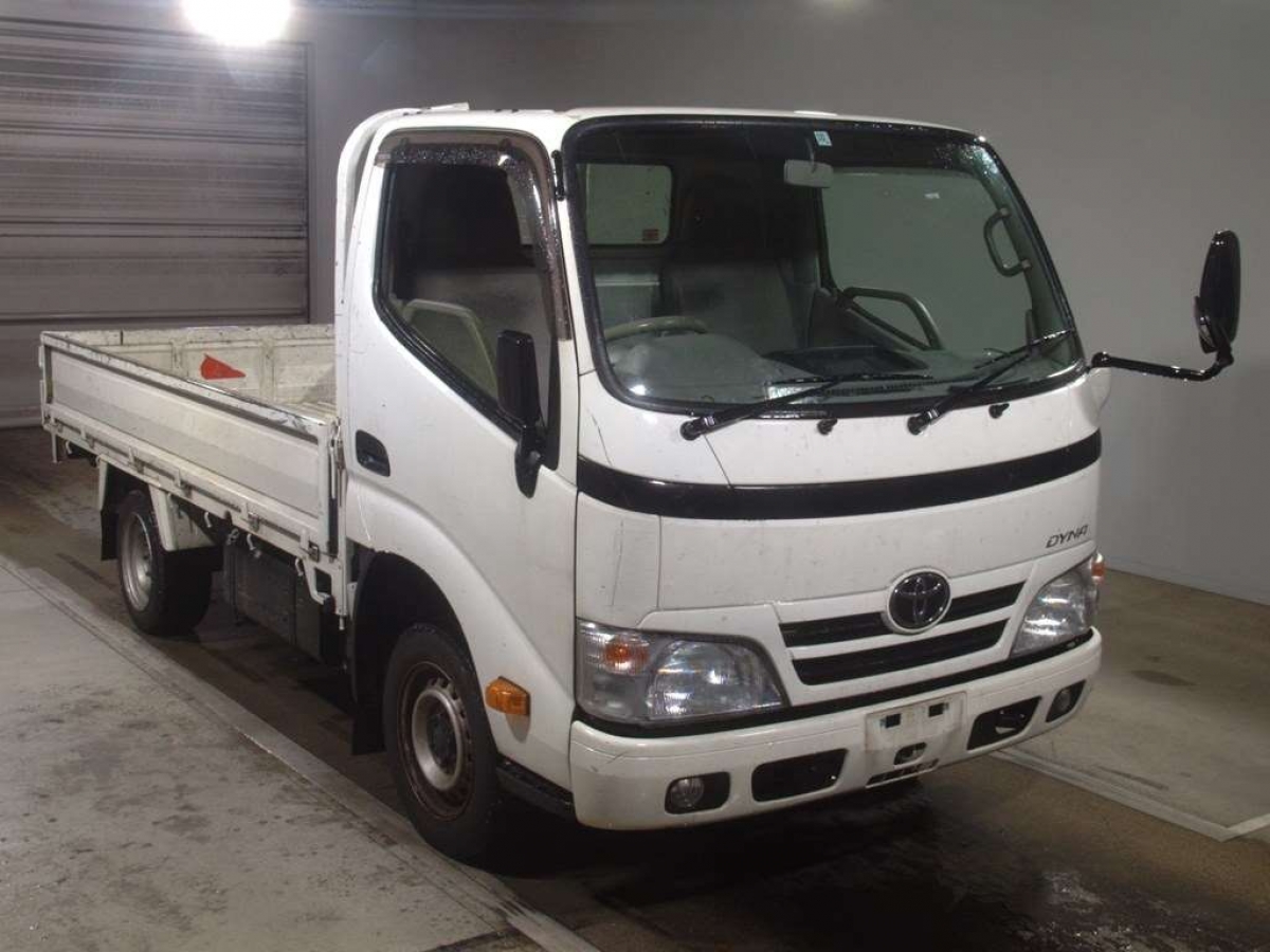 TOYOTA DYNA TRUCK