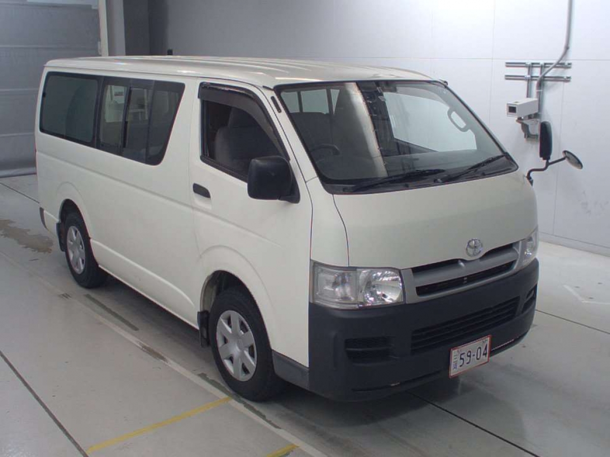 TOYOTA REGIUS ACE VAN