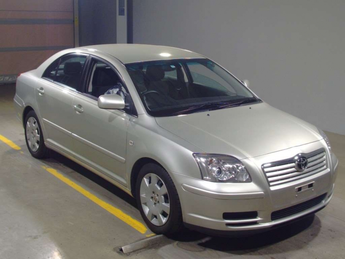 TOYOTA AVENSIS SEDAN