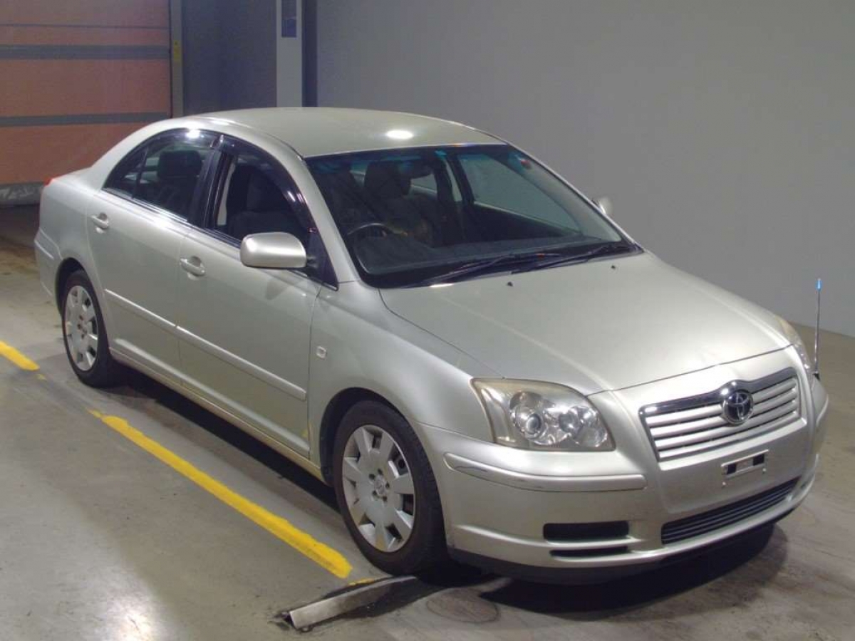 TOYOTA AVENSIS SEDAN