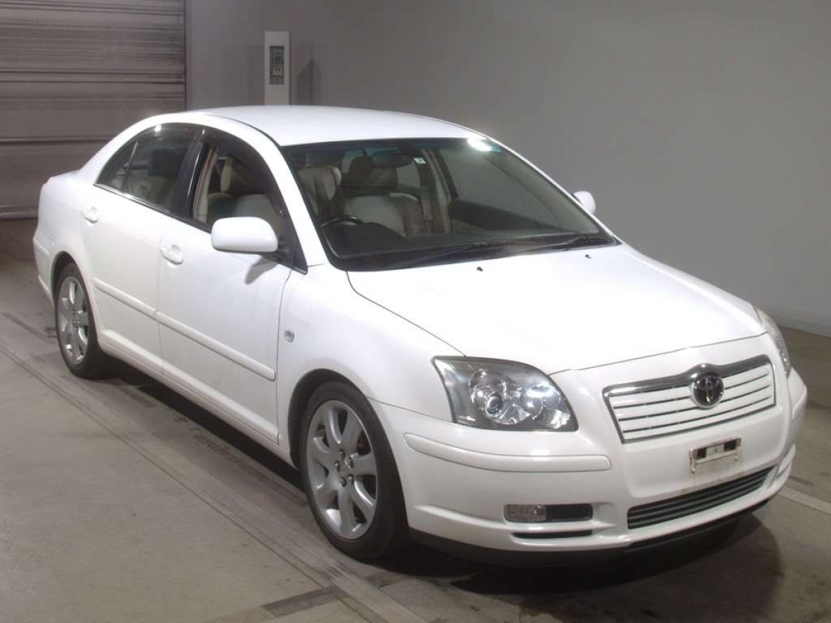 TOYOTA AVENSIS SEDAN