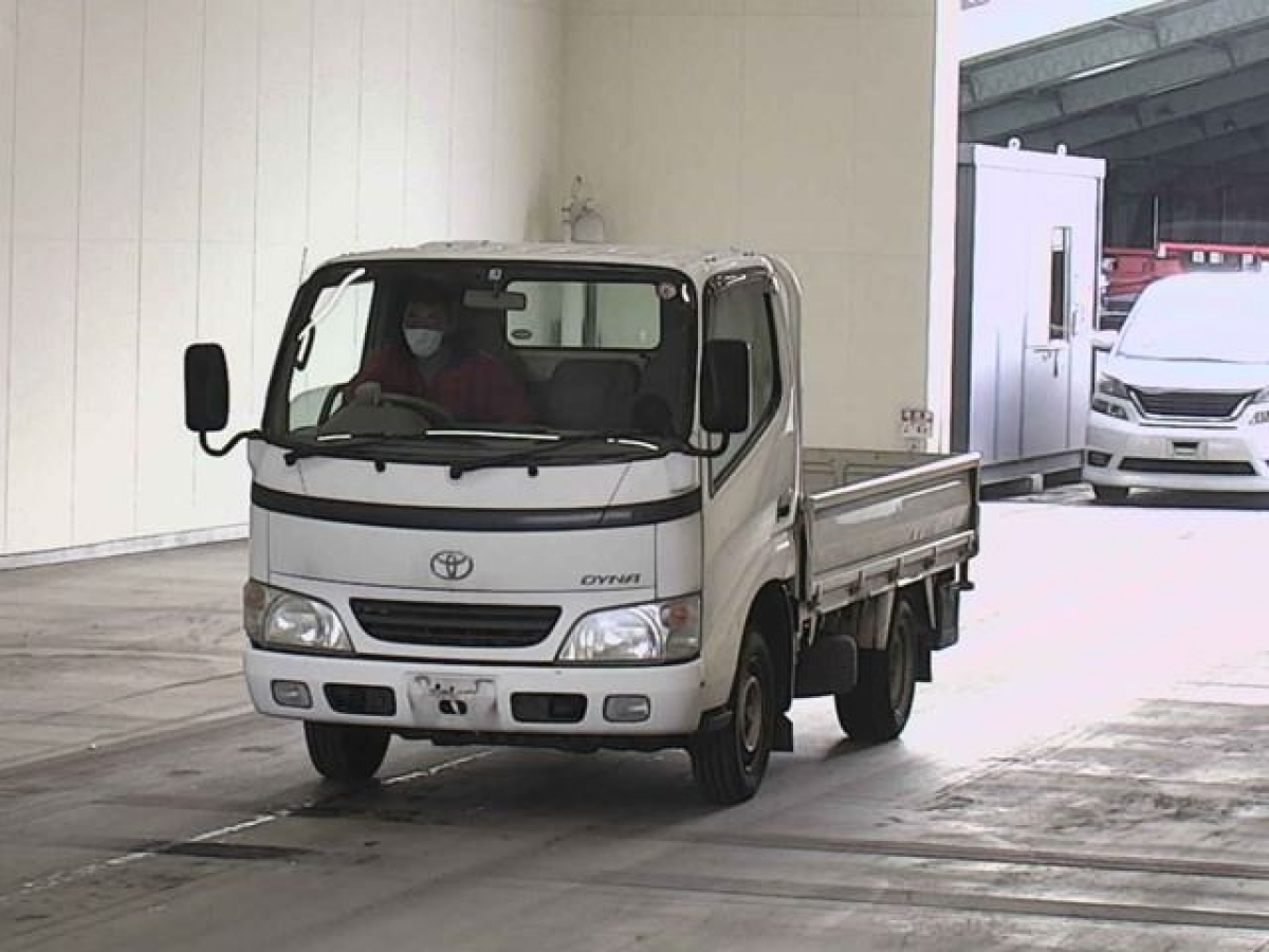 TOYOTA DYNA TRUCK